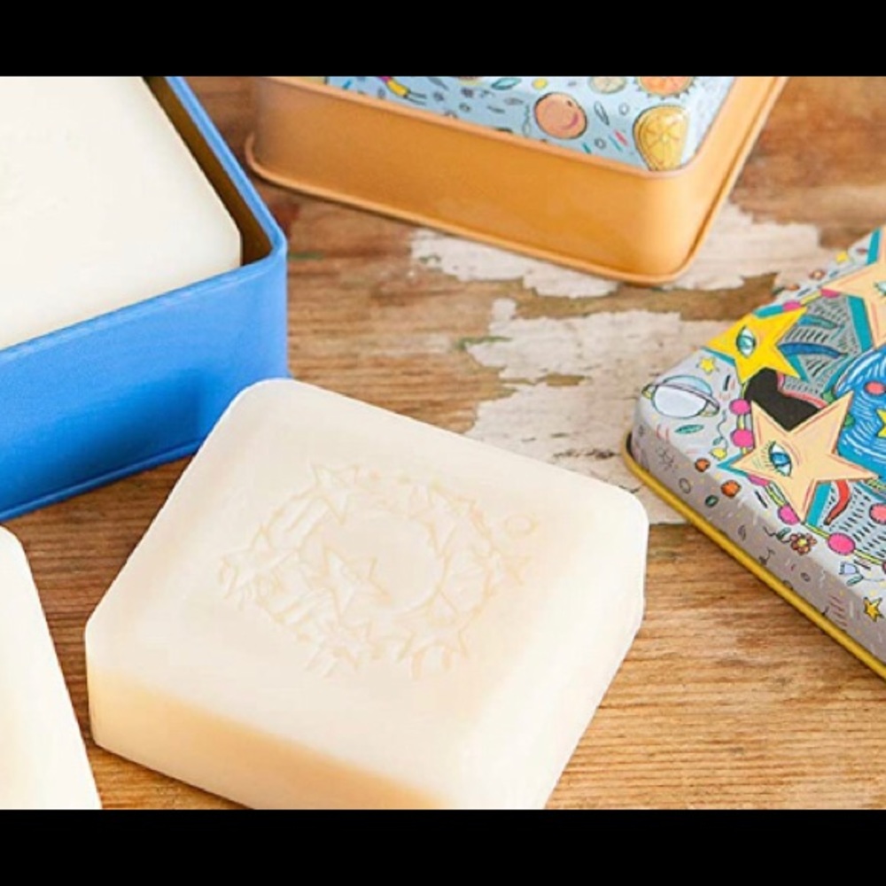 Shea Butter Enriched Soap Bar in Star tin ๐ - Picture 4 of 4